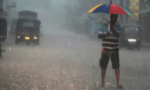 කුඩයක් අරන් ගෙදරින් එන්න