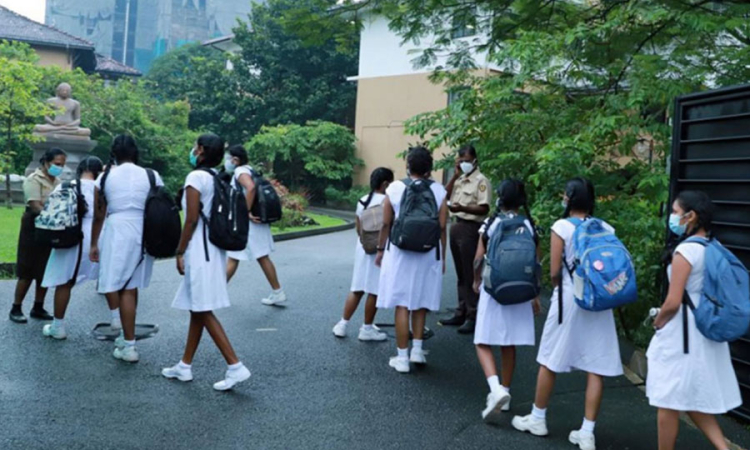 පුංචි ඡන්දයට පාසල් නිවාඩු ලැබෙන්නේ මෙහෙමයි