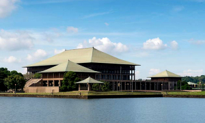 නව අගමැති යටතේ පාර්ලිමේන්තු අද රැස්වෙයි